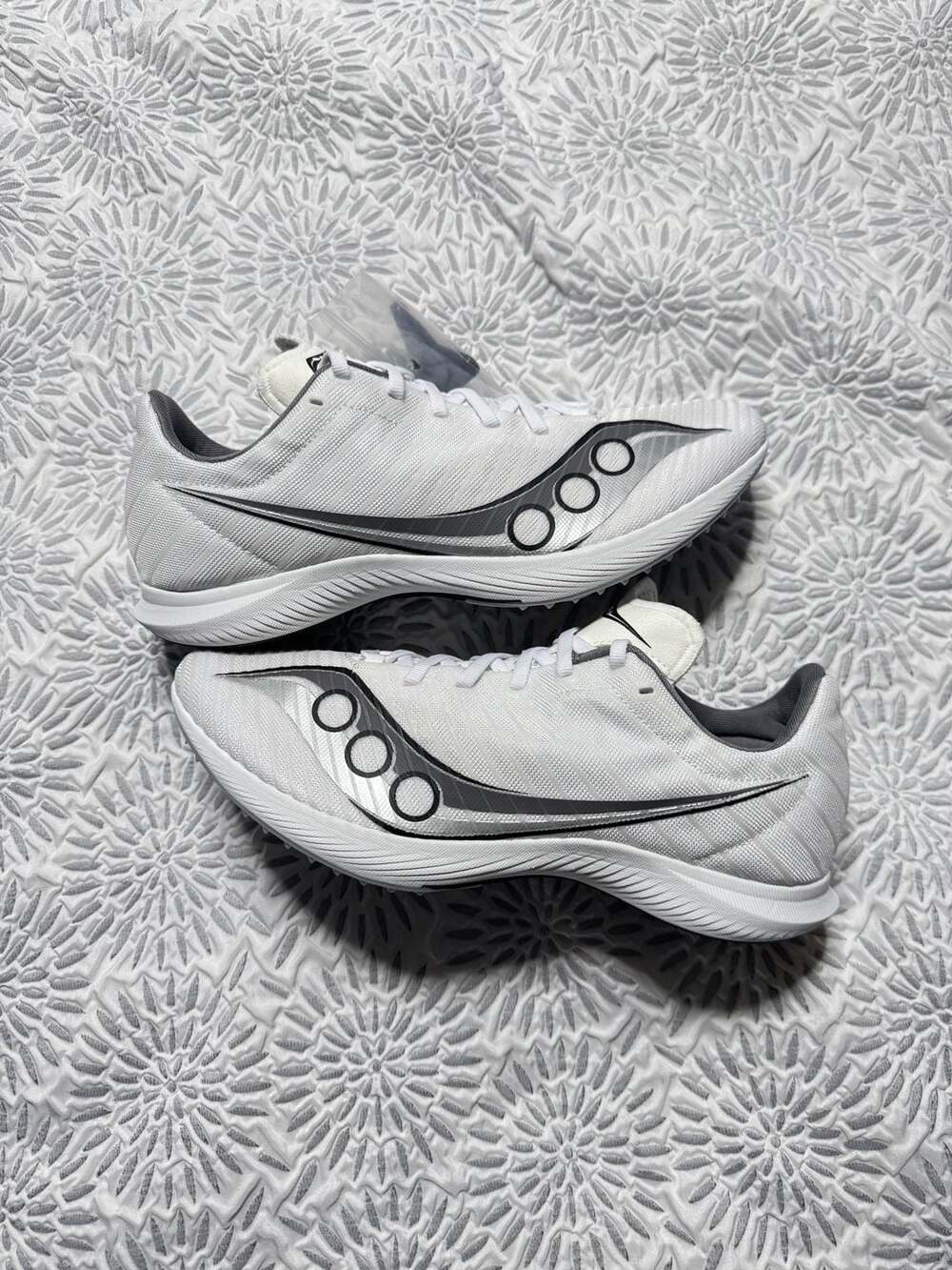 Saucony Velocity MP Track Spikes White Silver Men’s 9.5 S29099-01